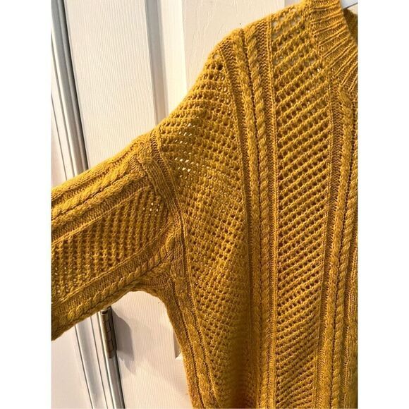 John + Jenn Mustard Gold Oversized Cable Knit Sweater sz M EUC - Picture 3 of 7